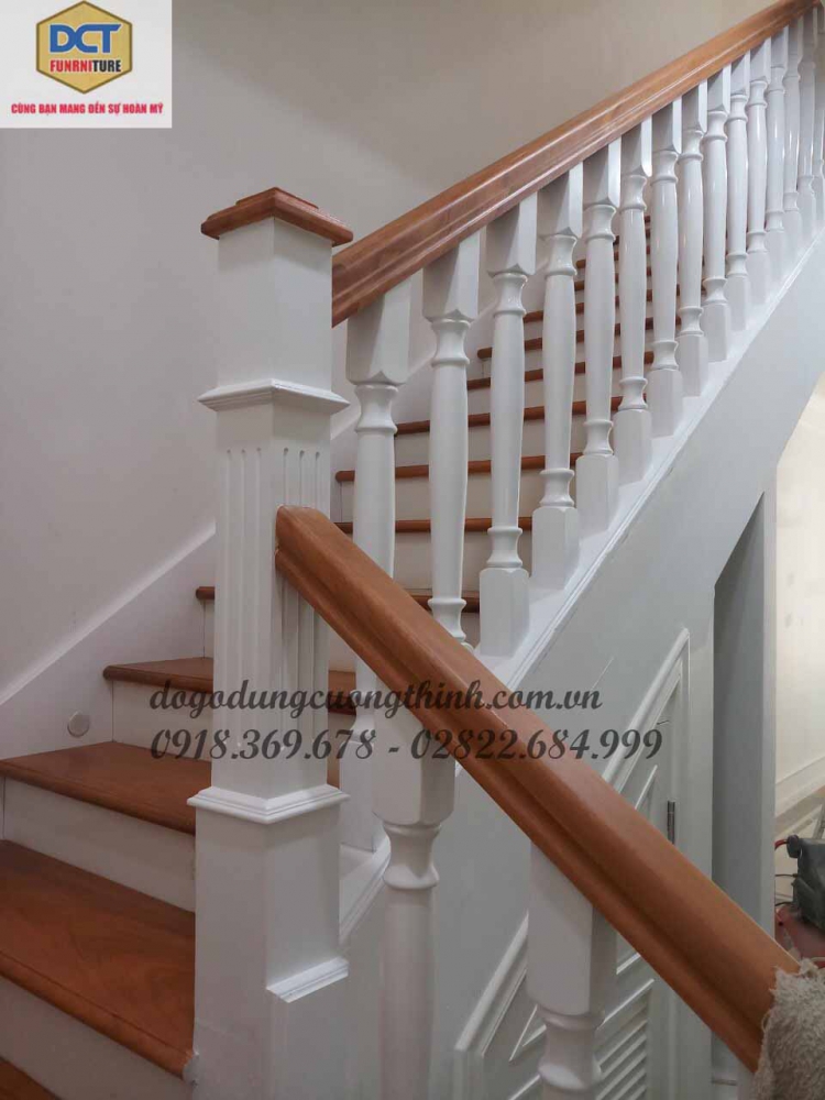Cầu thang gỗ tân cổ điển